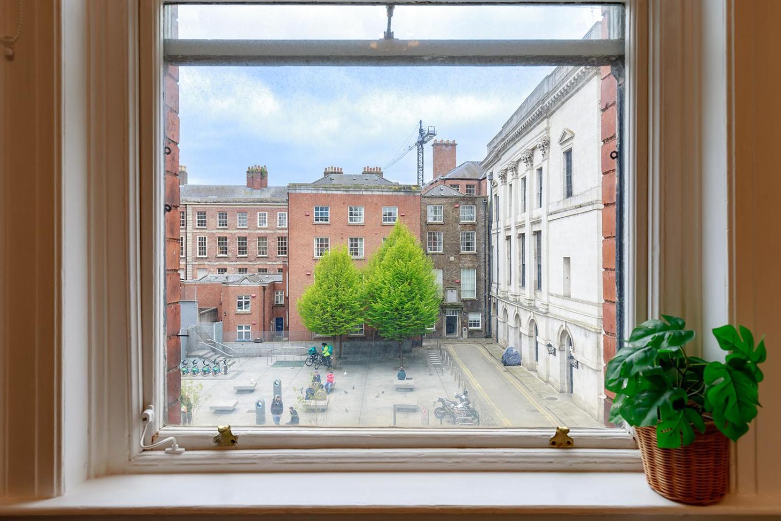 Dublin Castle Suites Εξωτερικό φωτογραφία