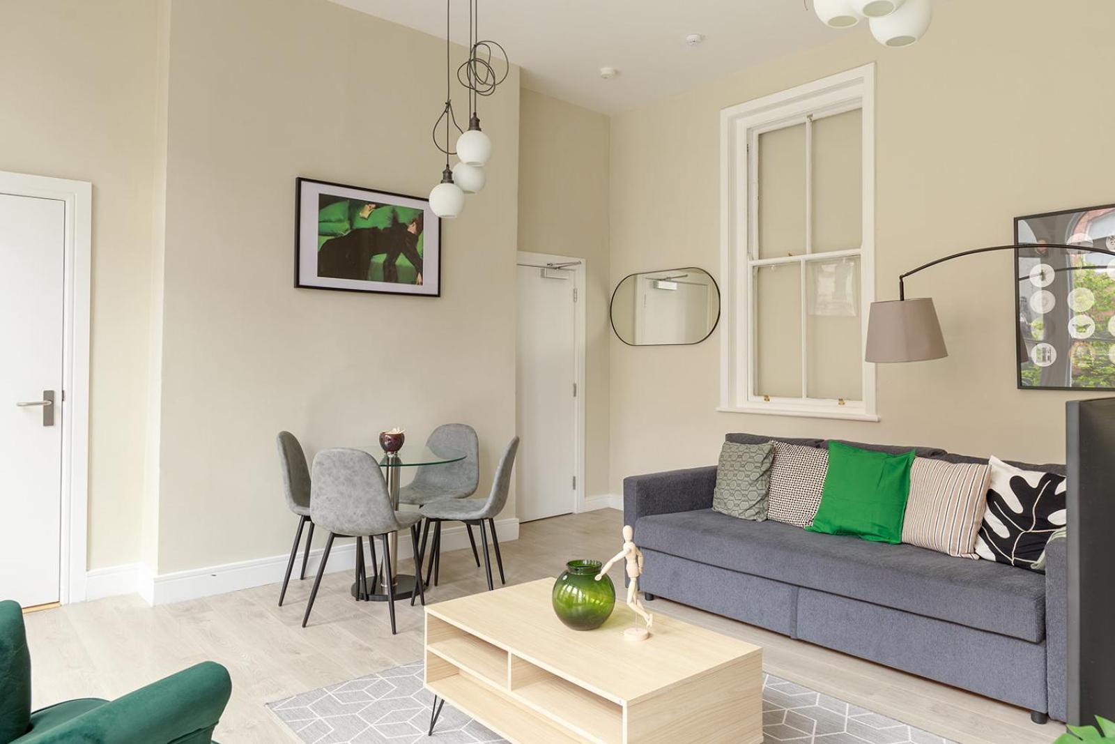 Dublin Castle Suites Εξωτερικό φωτογραφία